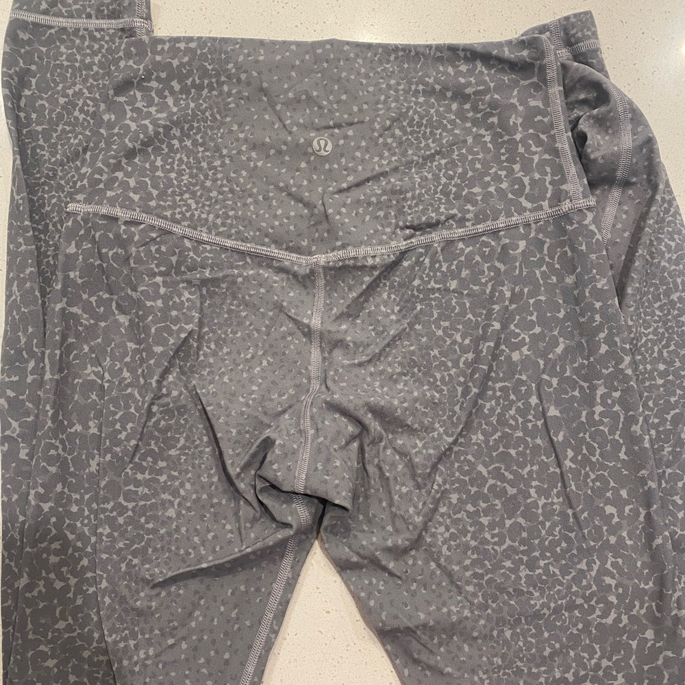 Lululemon grey align leggings.